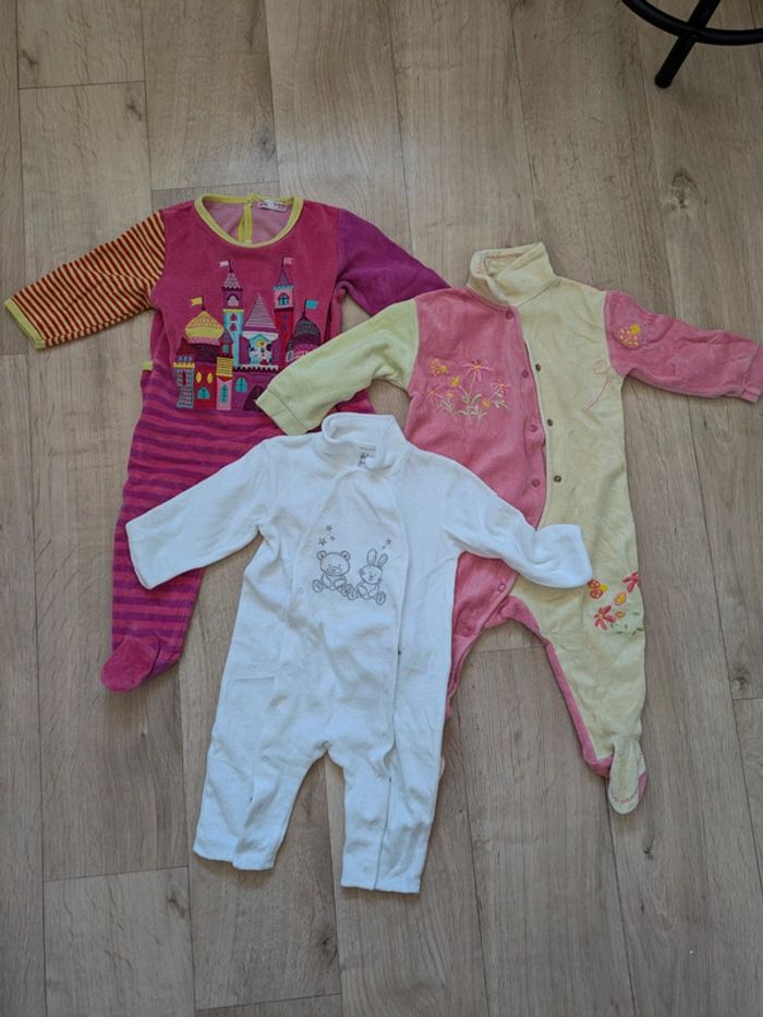 Lot 3 pyjamas velours fille 12 Mois