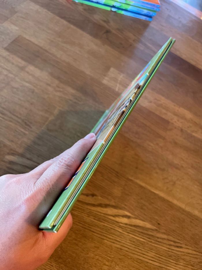 Livre La Pat Patrouille Paw Patrol L’ABC lettres chiffres formes et couleurs La lettre F Numéro 6 - photo numéro 4