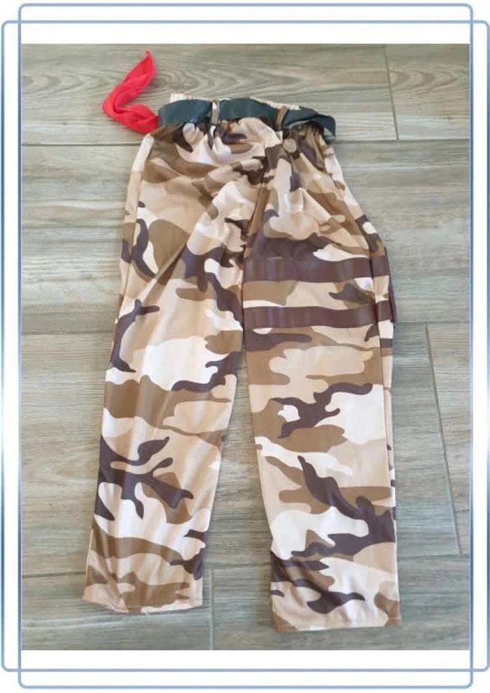 Pantalon déguisement enfant 122/138cm, très bon état - photo numéro 2