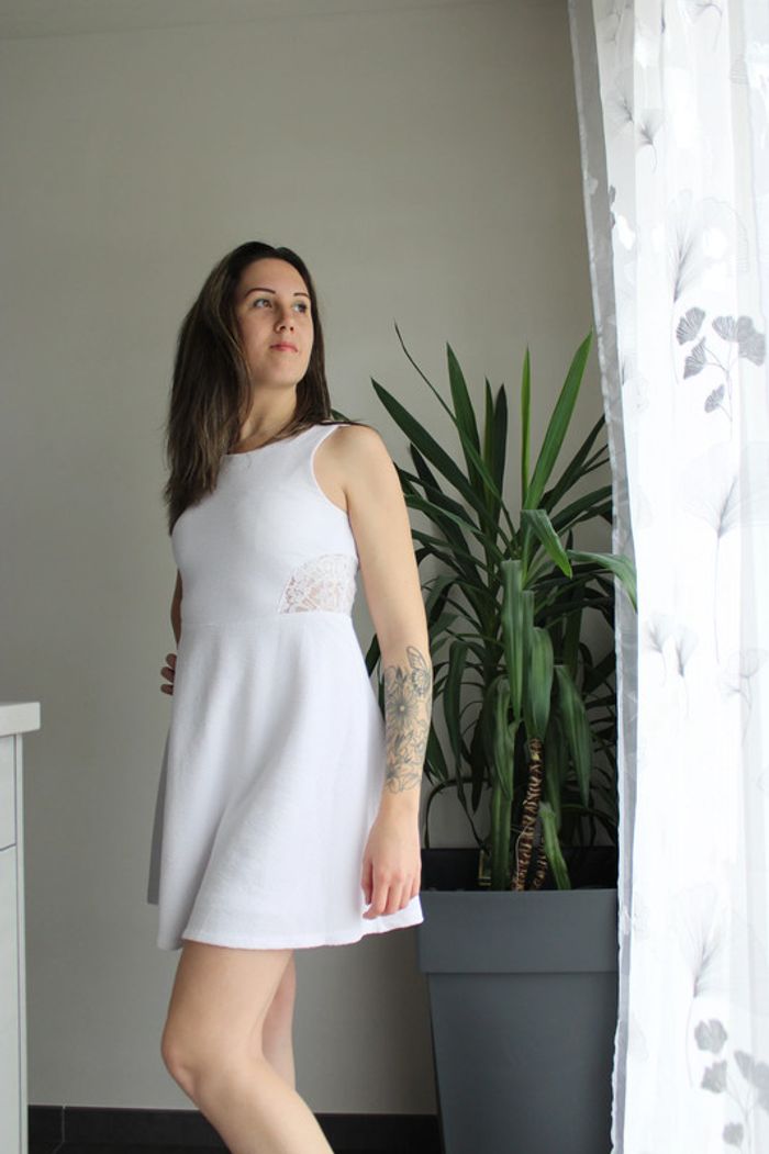 Jolie robe blanche avec dentelle taille M/38 - photo numéro 8