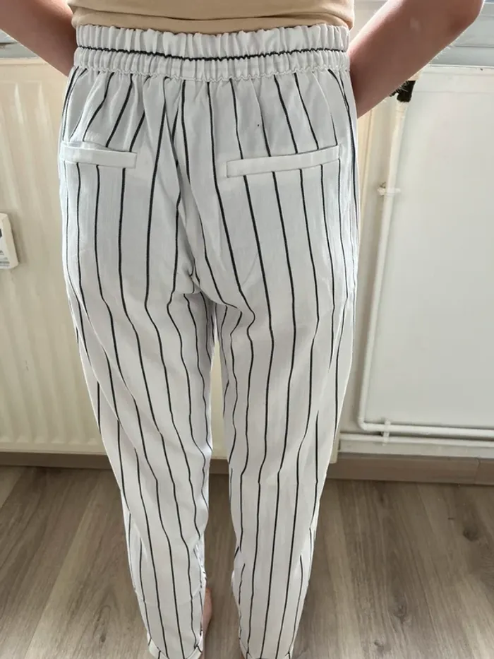 Pantalon Bershka rayé noir et blanc XS - photo numéro 6