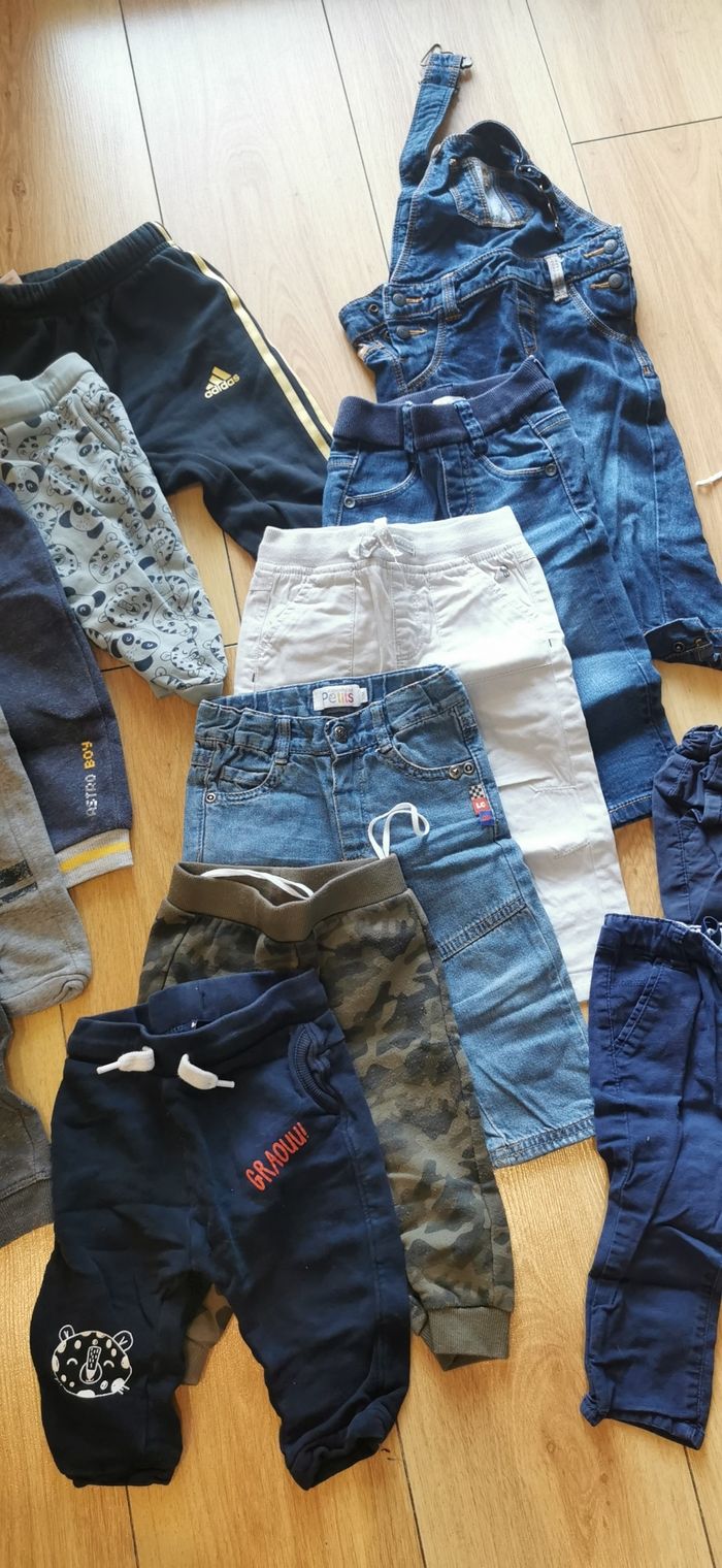 Lot vêtements pantalons 12 mois garçon - photo numéro 3