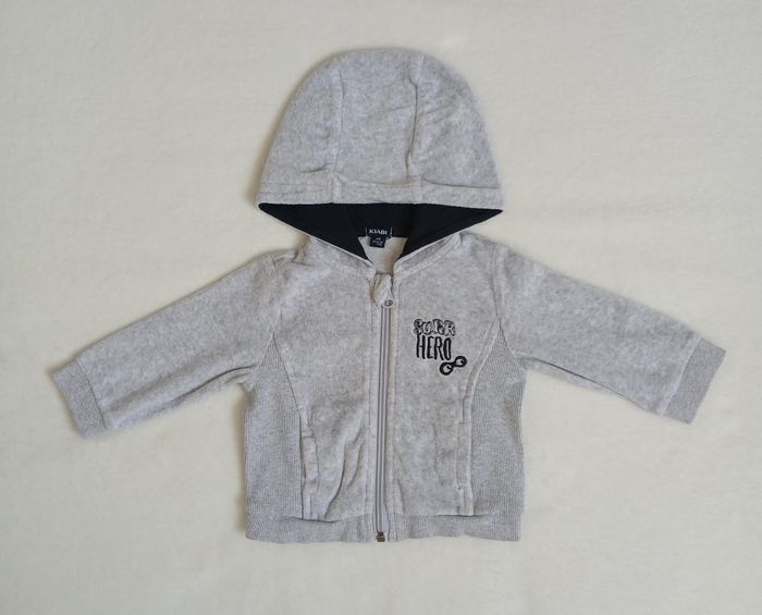 Gilet à capuche gris clair 6 mois