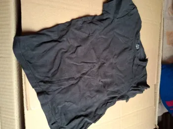 Magnifique t-shirt garçon 4/5ans