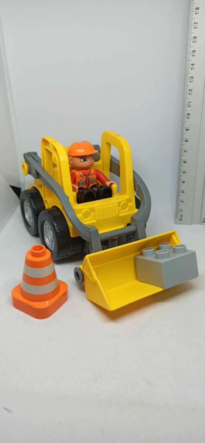 Véhicule pelleteuse avec plot lego duplo - photo numéro 2