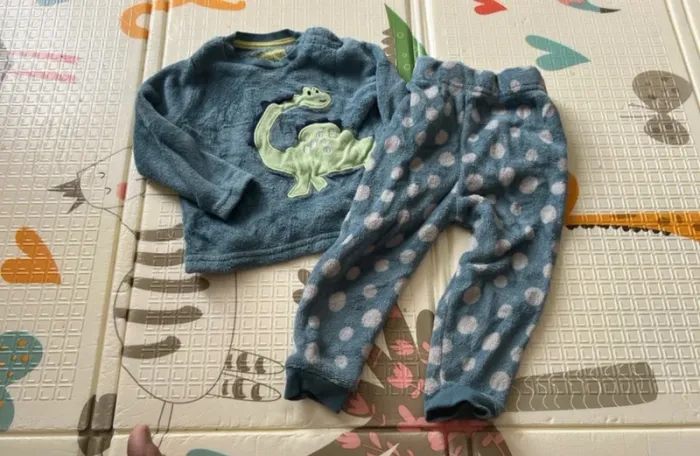 Pyjama dinosaure Primark en taille 12-18 mois - photo numéro 6