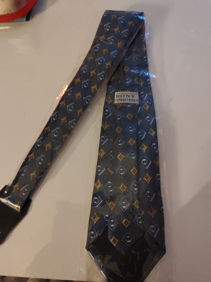 Cravate - photo numéro 2