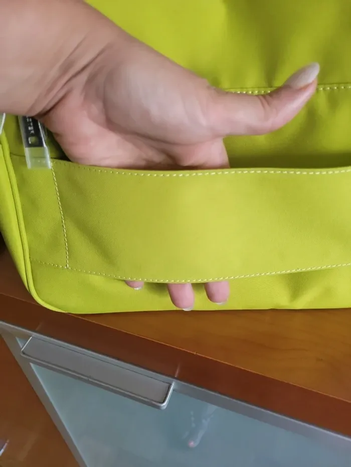 Savoir cabine porté epaule ou main. - photo numéro 5