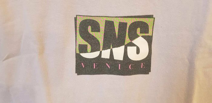 Tee-shirt Sneakersnstuff violet édition Venice - photo numéro 2