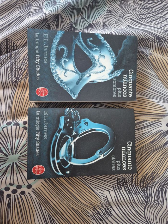 Livres erotiques - cinquante nuances tomes 2 et 3