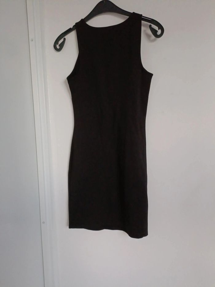 Robe tailleur Kiabi moulante Taille S courte manche courte – Viscose & Polyester – Très bon état - photo numéro 4