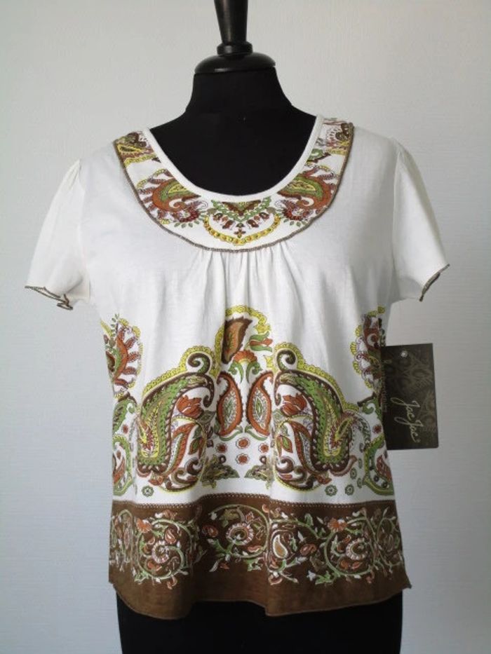 T-shirt blanc motifs chocolat/kaki Jac Jac 38 NEUF - photo numéro 2
