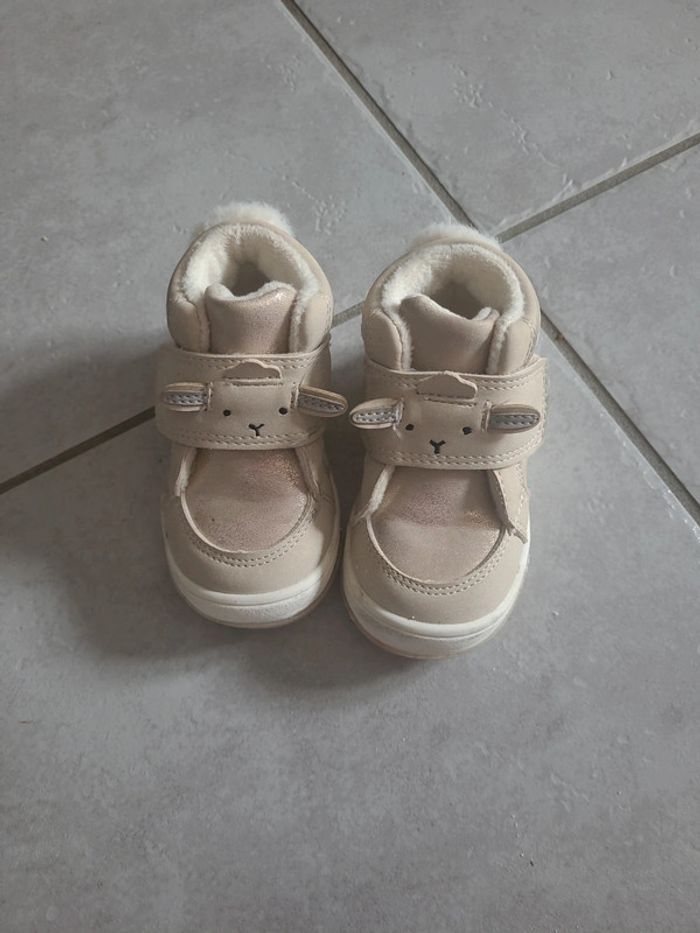 Bottines chaudes beige et dorées à scratch