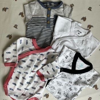 Lot de 4 body 0 mois