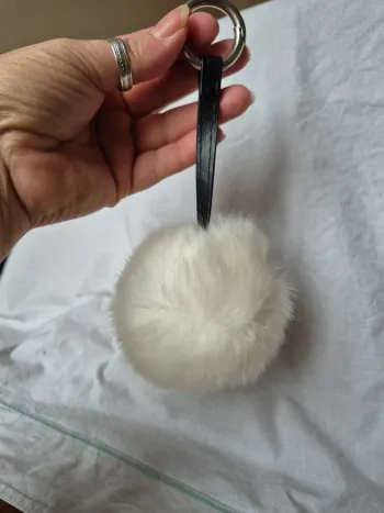 bijou de sac pompon fourrure