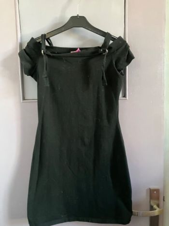 Robe noire bretelle