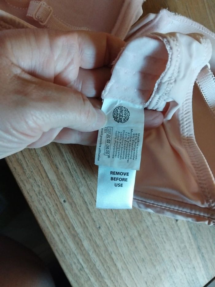 Soutien gorge rose - photo numéro 5