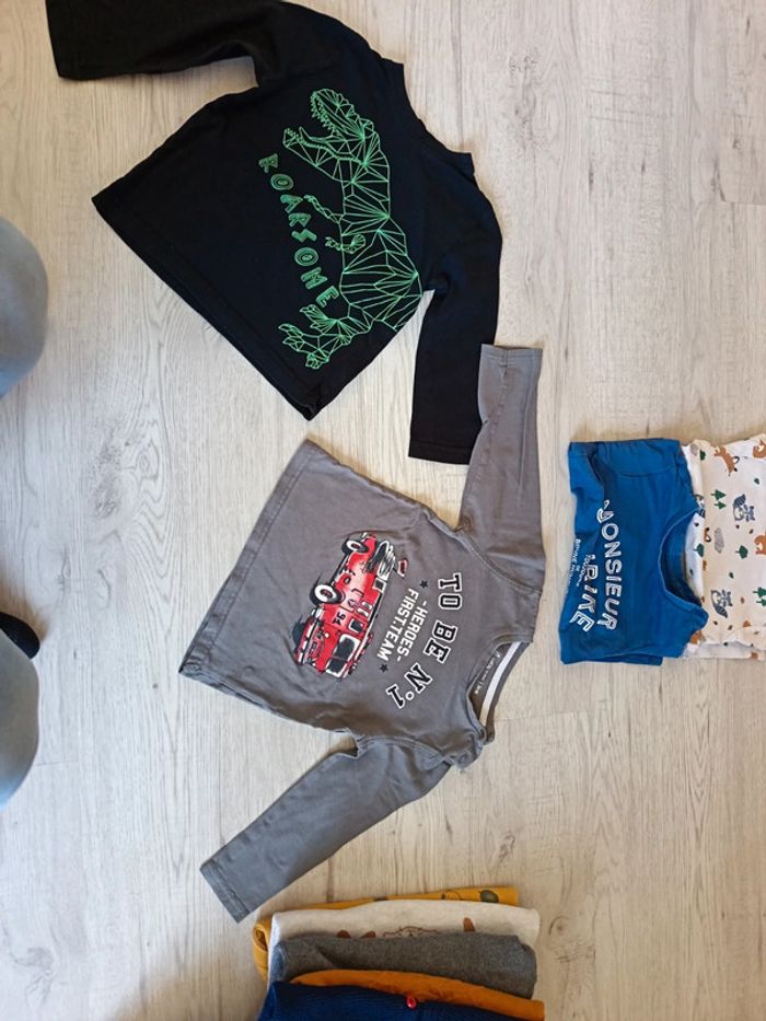 Lot 4 hauts tee shirts manches longues 24 mois 2 ans - photo numéro 4