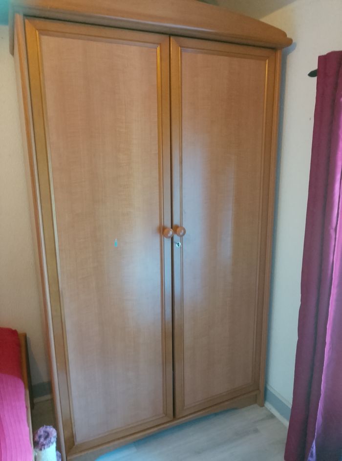 Belle Armoire moderne  en érable massif