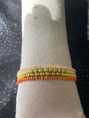 Bracelets jaunes oranges