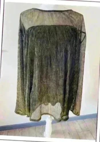 Blouse à paillettes taille 54/56