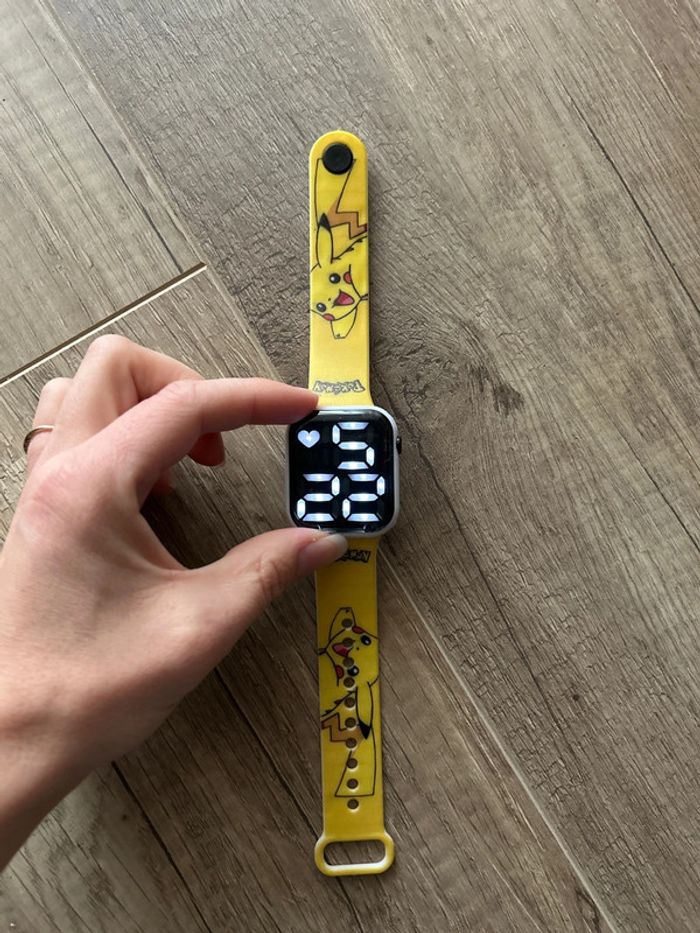 Montre numérique Pikachu