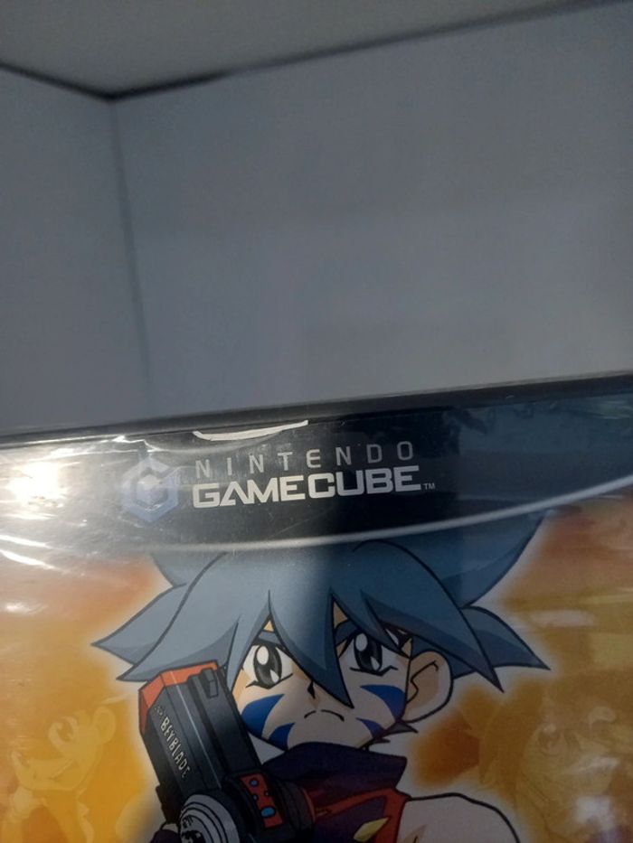 Gamecube beyblade v force blister abîmé. - photo numéro 2