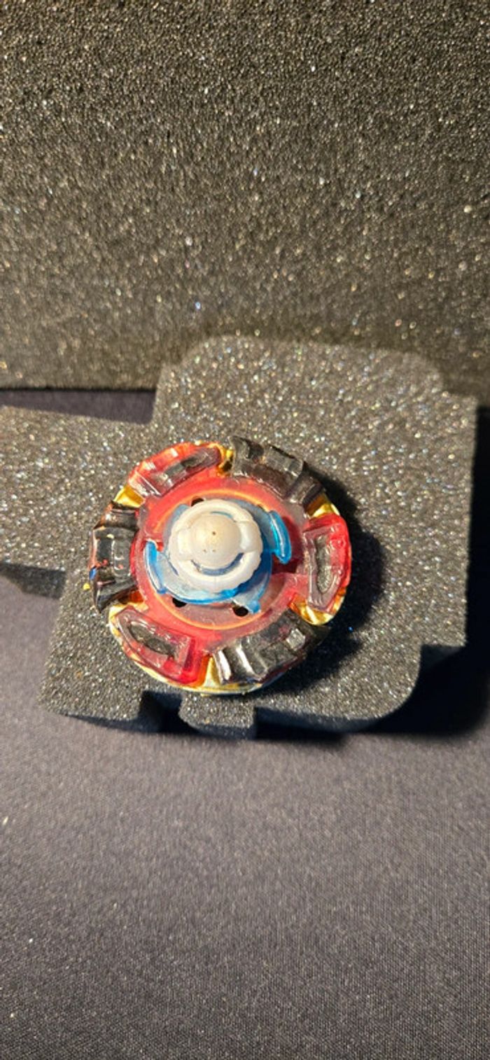 Toupie Beyblade - photo numéro 3
