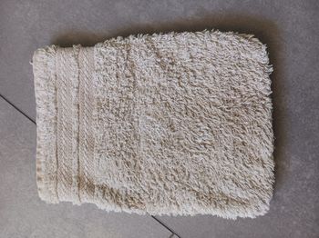 gant de toilette beige