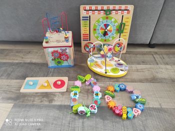 Lot jeux bébé bois