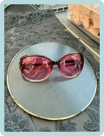 Lunette de soleil ronde rose