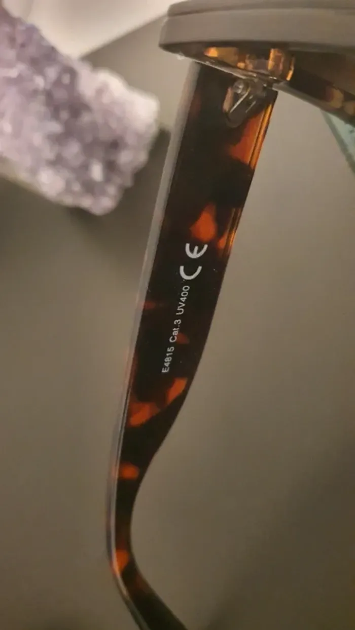 Lunette de soleil - photo numéro 4