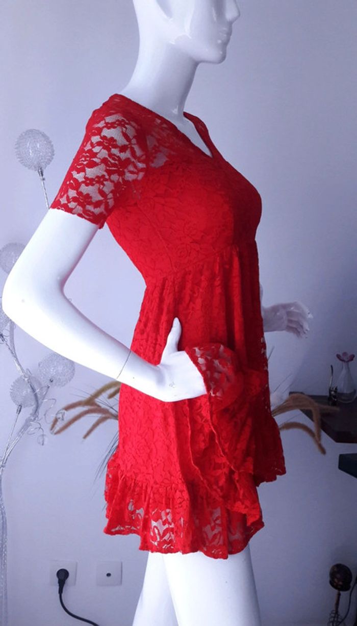 Petite robe rouge - photo numéro 2