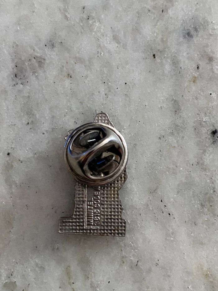 Pin’s NafNaf vintage - photo numéro 2