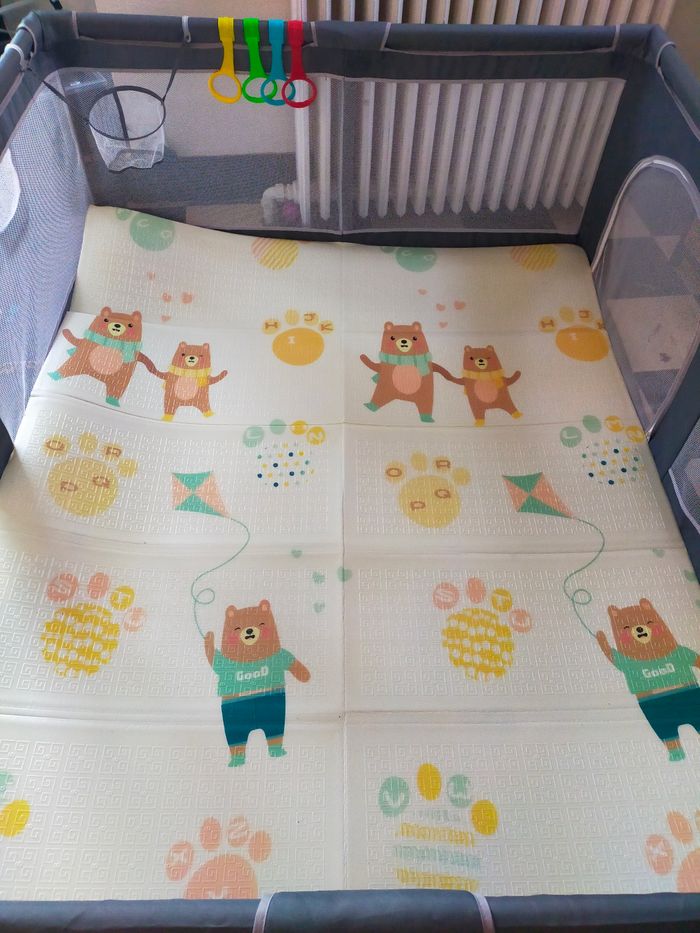 Parc bébé 1,5m x 1,8m