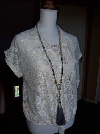 Chemise écru en dentelle avec nœud neuve