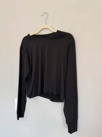 cropped black long sleeve top