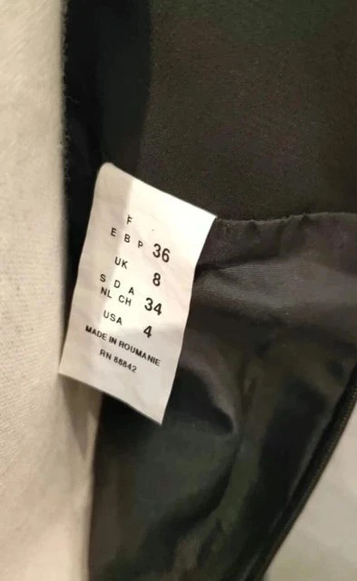 25 € Robe noire taille 36 - photo numéro 3