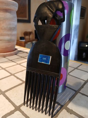 Peigne artisanal africain