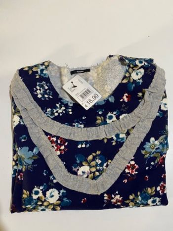 Pull gris  et bleu a fleur tezenis taille M