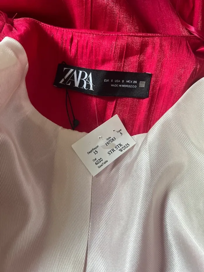 Blazer satiné ceinturé à épaulettes fuschia Zara - photo numéro 11