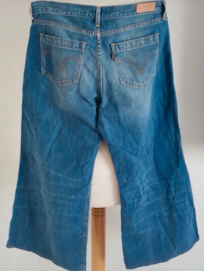 Jean bleu jambes larges Levi's taille 38 - photo numéro 3