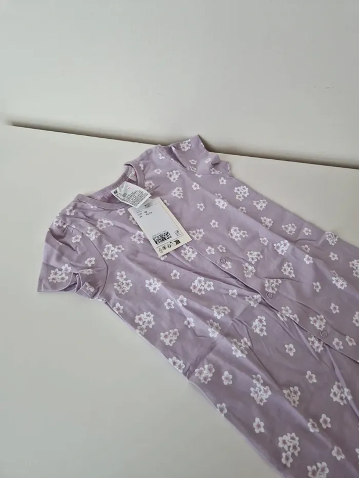 Combinaison short t-shirt fleuri lilas 18-24mois neuve H&M - photo numéro 5