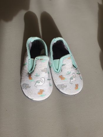 Pantoufles chaussons pointure 19