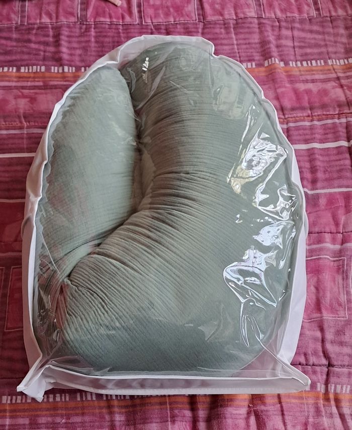 Coussin d'allaitement tout neuf