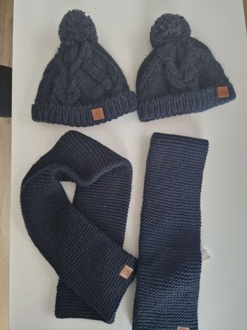 Bonnets et écharpes