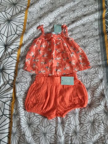 Ensemble Obaïbi taille 6 mois débardeur et short taille 6 mois neuf avec étiquettes