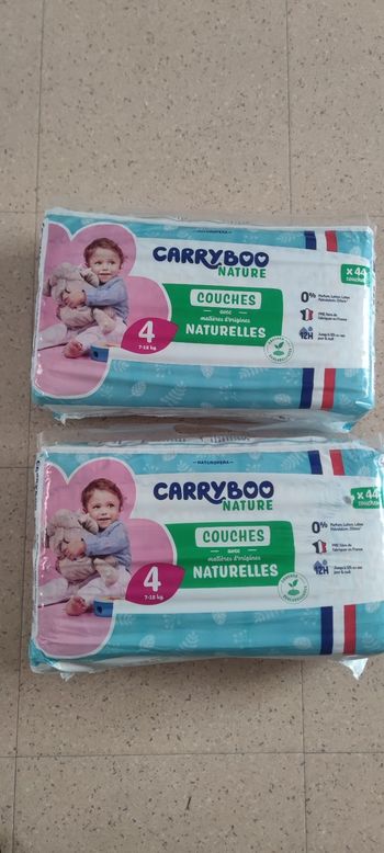 Lots 2 paquets de couches CarryBoo T4 