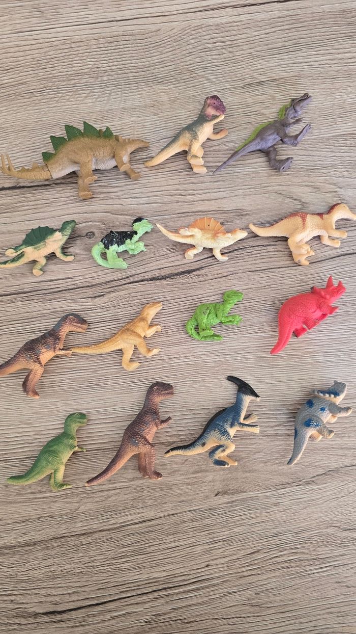 Gros lot de 50 dinosaures - photo numéro 2