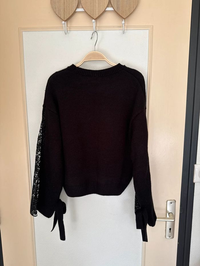 Pull noir à dentelle - photo numéro 5